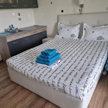 Blaxy Resort Stefi Cu Acces La Piscine Gratuit Douazeci si Trei August Luaran gambar