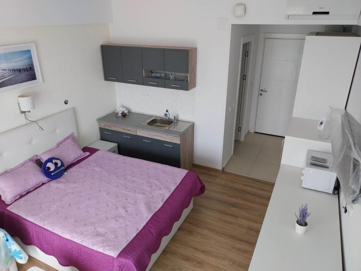 Blaxy Resort Stefi Cu Acces La Piscine Gratuit Douazeci si Trei August Luaran gambar