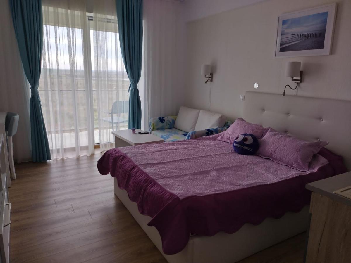 Blaxy Resort Stefi Cu Acces La Piscine Gratuit Douazeci si Trei August Luaran gambar