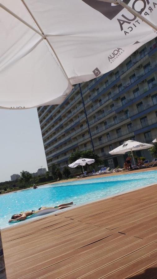 Blaxy Resort Stefi Cu Acces La Piscine Gratuit Douazeci si Trei August Luaran gambar