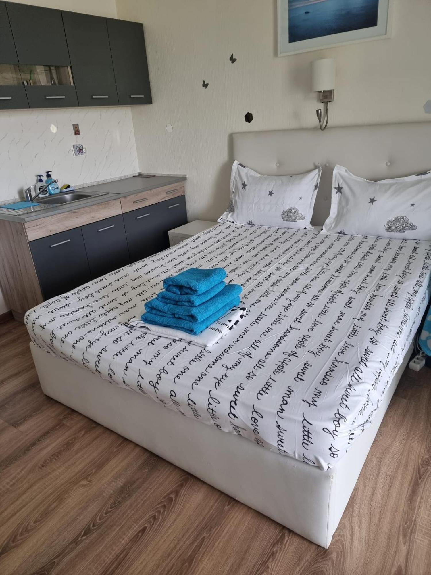 Blaxy Resort Stefi Cu Acces La Piscine Gratuit Douazeci si Trei August Luaran gambar
